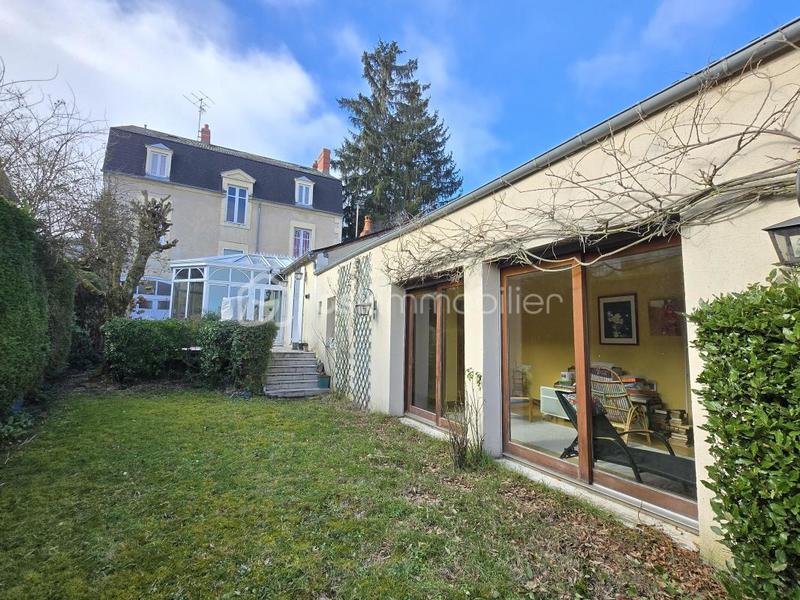 Maison de ville - 284 m² - 11 pièces