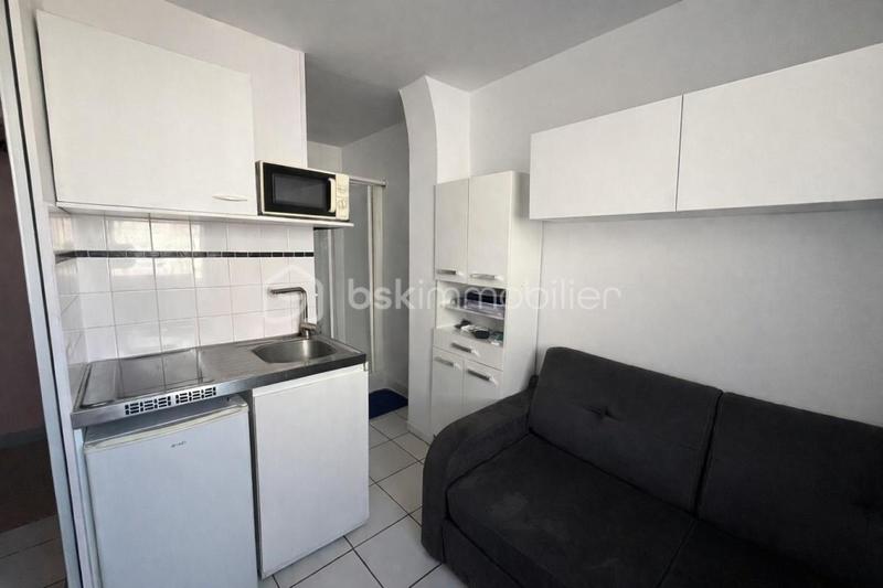 Studio - 11 m² - 1 pièce