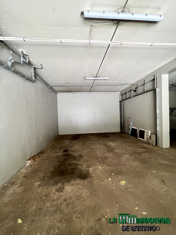 Parking / Garage - 12 m²