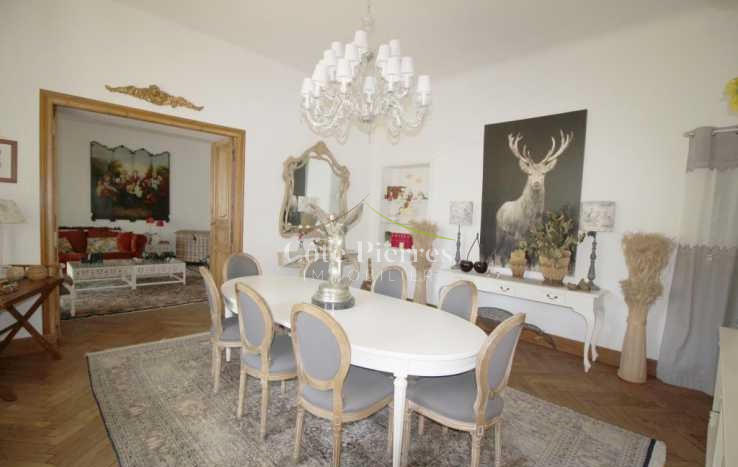 Villa - 220 m² - 5 pièces