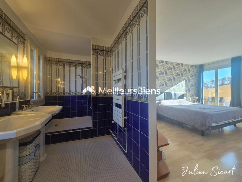 Propriété - 270 m² - 7 pièces