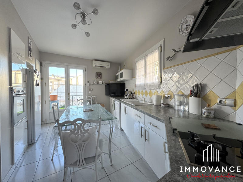 Maison - 296 m² - 10 pièces