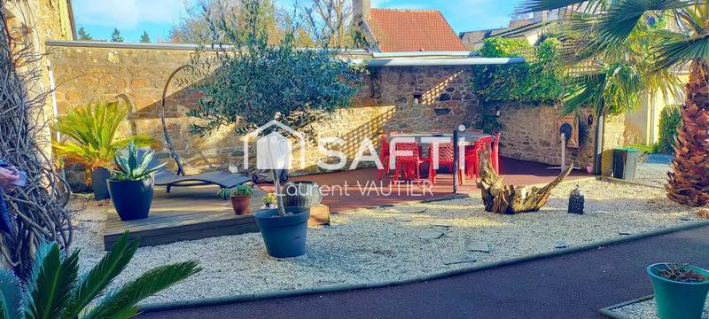 Maison - 225 m² - 7 pièces