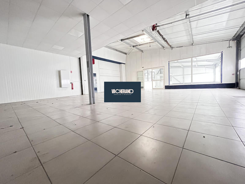 Local commercial - 929 m² - 4 pièces