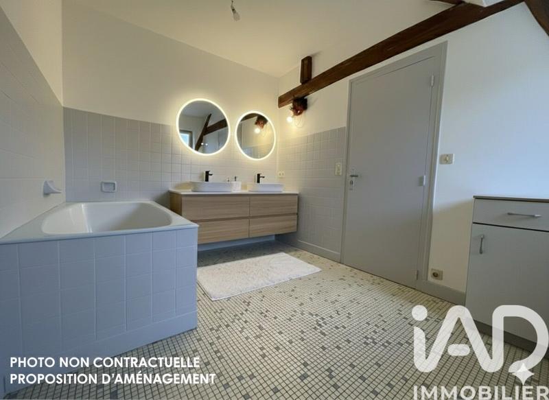 Maison - 243 m² - 8 pièces