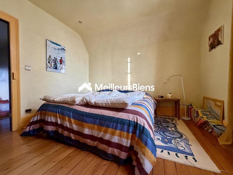 Maison - 375 m² - 12 pièces