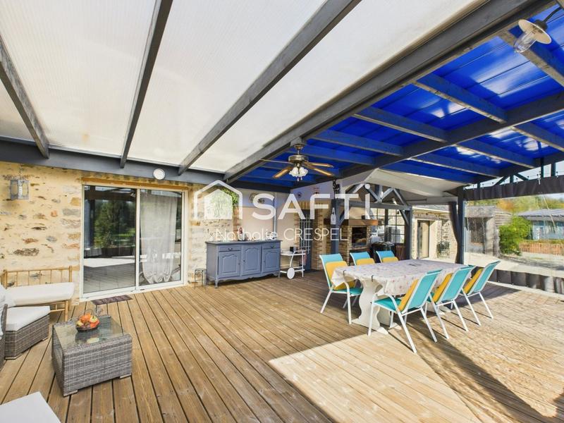 Maison - 320 m² - 8 pièces