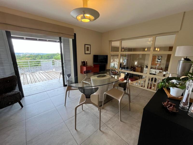 Maison d'architecte - 198 m² - 5 pièces