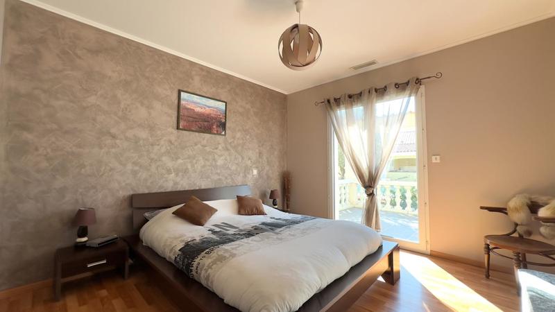 Maison - 207 m² - 6 pièces