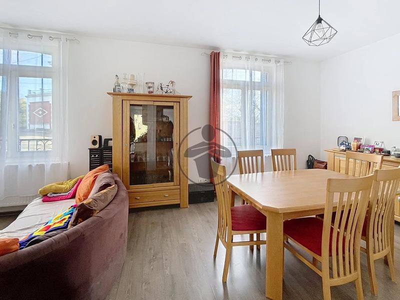 Maison - 102 m² - 5 pièces