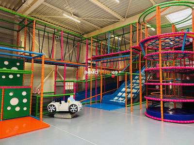 Fonds de commerce - 1 200 m²