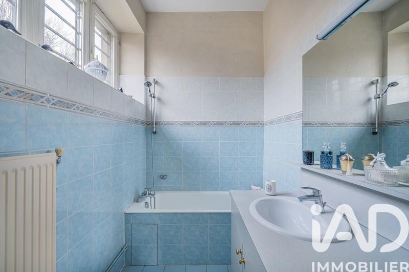 Maison - 369 m² - 9 pièces