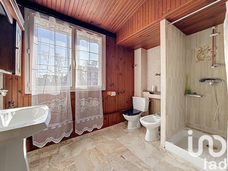 Maison - 180 m² - 8 pièces