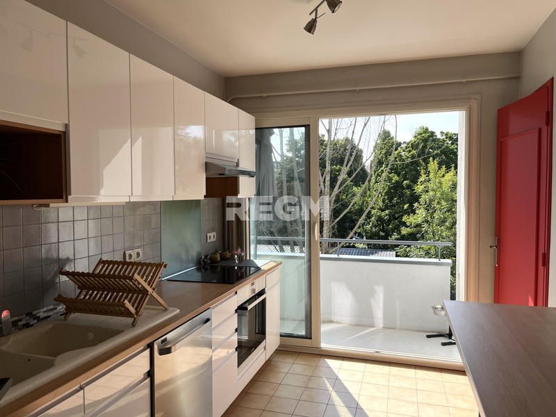 Appartement - 92 m² - 5 pièces