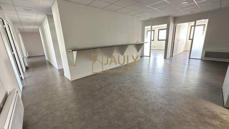 Bureau - 254 m² - 9 pièces