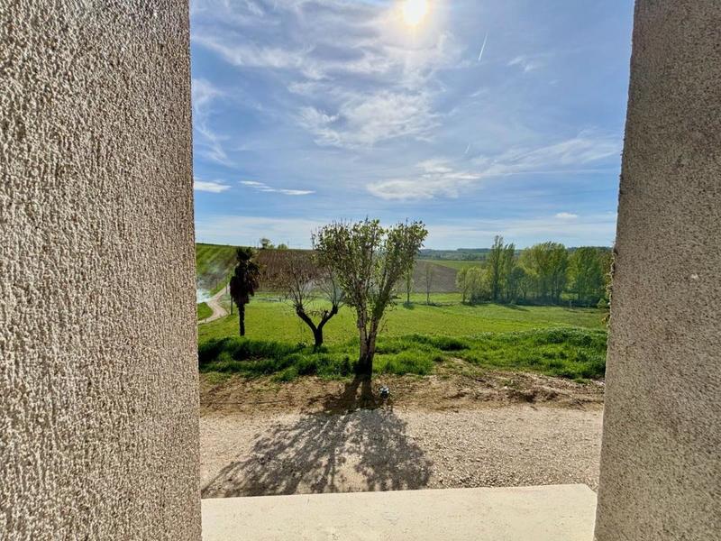 Maison de campagne - 200 m² - 2 pièces