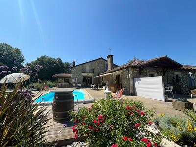 Propriété - 517 m² - 12 pièces