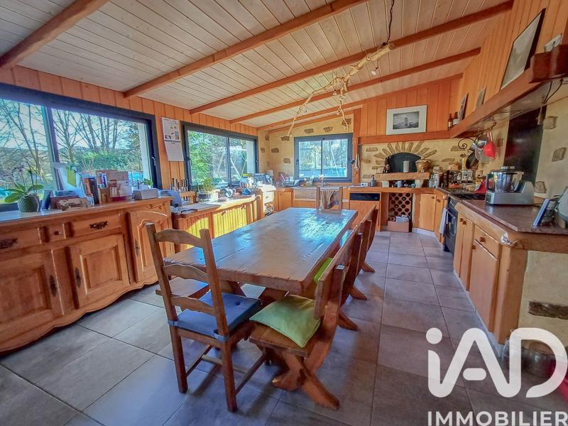 Maison - 245 m² - 6 pièces