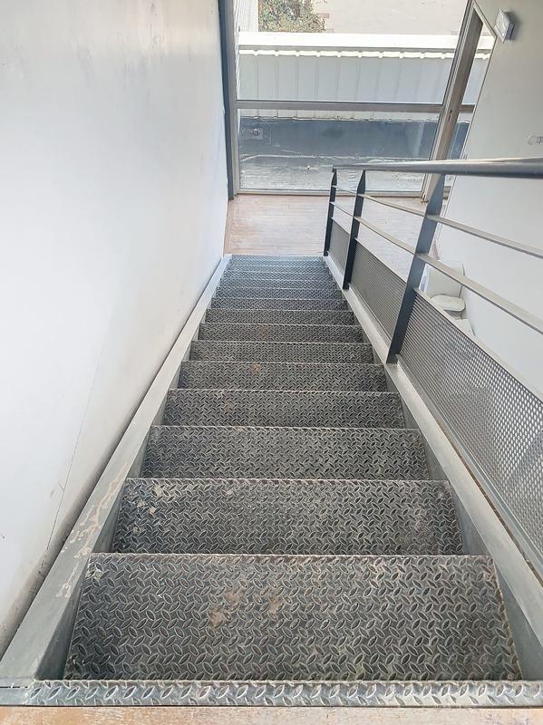 Local commercial - 408 m² - 7 pièces