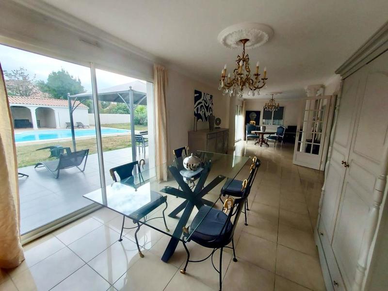 Villa - 168 m² - 6 pièces