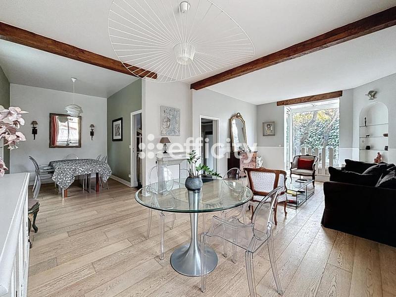 Maison - 206 m² - 9 pièces