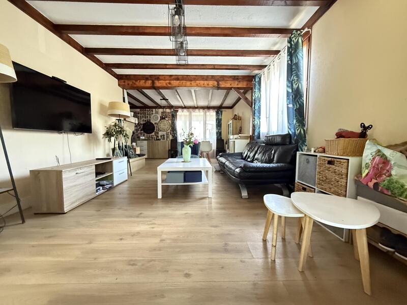 Maison - 195 m² - 7 pièces