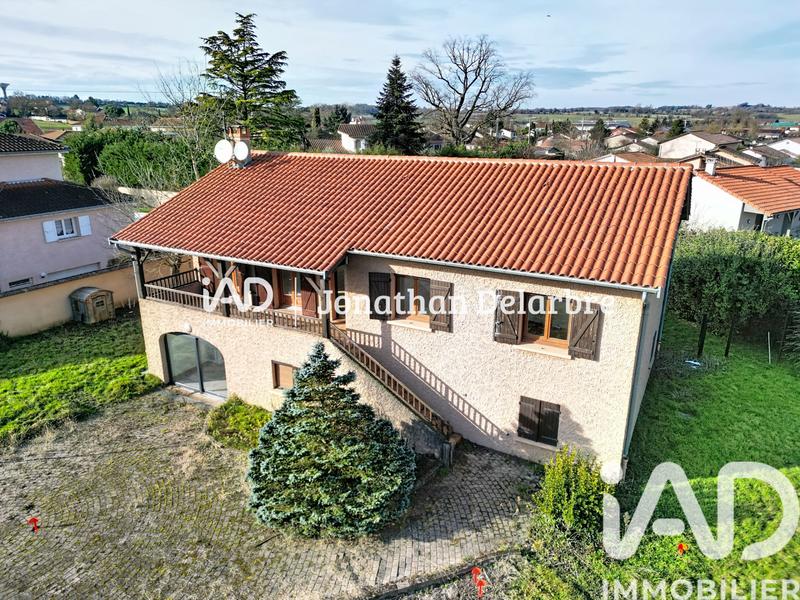 Maison - 220 m² - 8 pièces