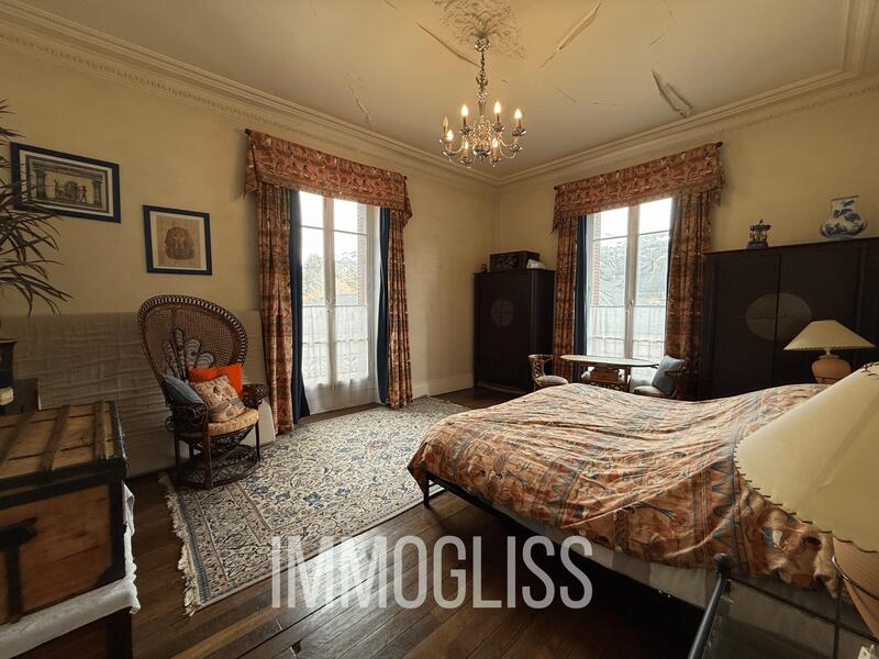 Appartement - 177 m² - 8 pièces