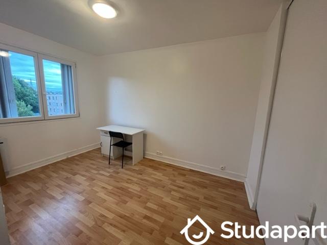 Appartement - 70 m² - 5 pièces