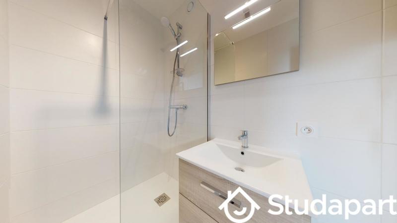 Chambre - 9 m² - 1 pièce