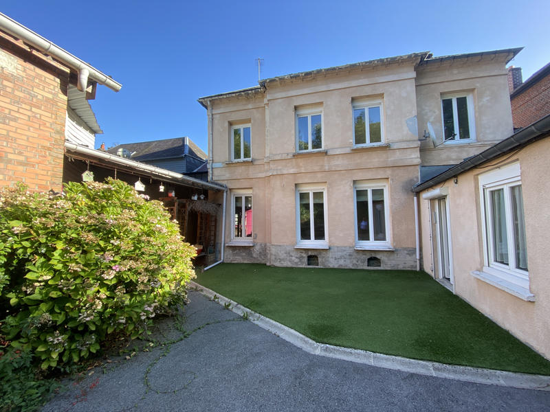 Maison - 150 m² - 10 pièces