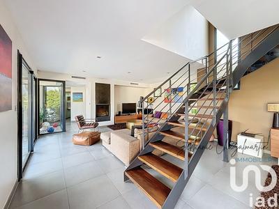 Maison - 205 m² - 6 pièces