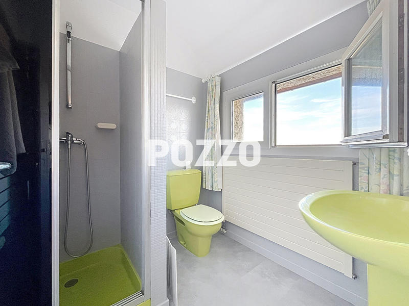 Maison - 181 m² - 8 pièces