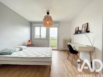 Appartement - 90 m² - 5 pièces