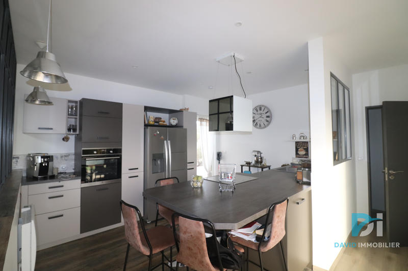 Villa - 297 m² - 8 pièces