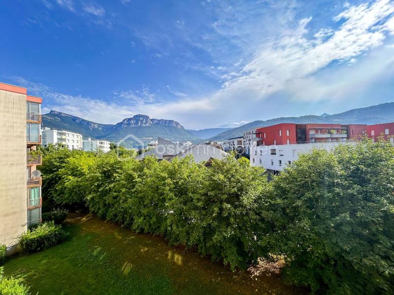 Appartement - 90 m² - 4 pièces