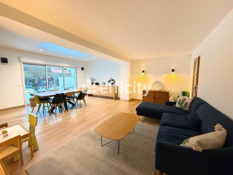 Maison - 142 m² - 6 pièces