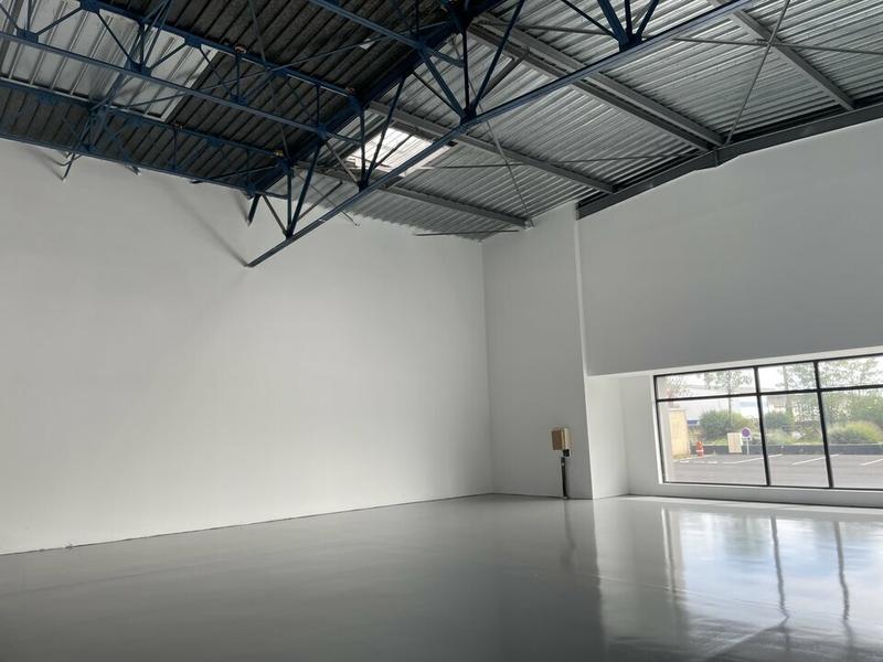 Local commercial - 658 m²