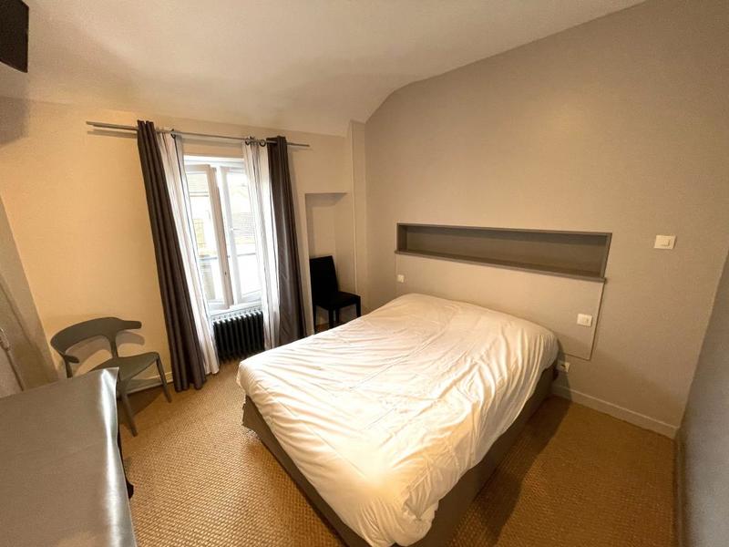 Maison ancienne - 310 m² - 11 pièces