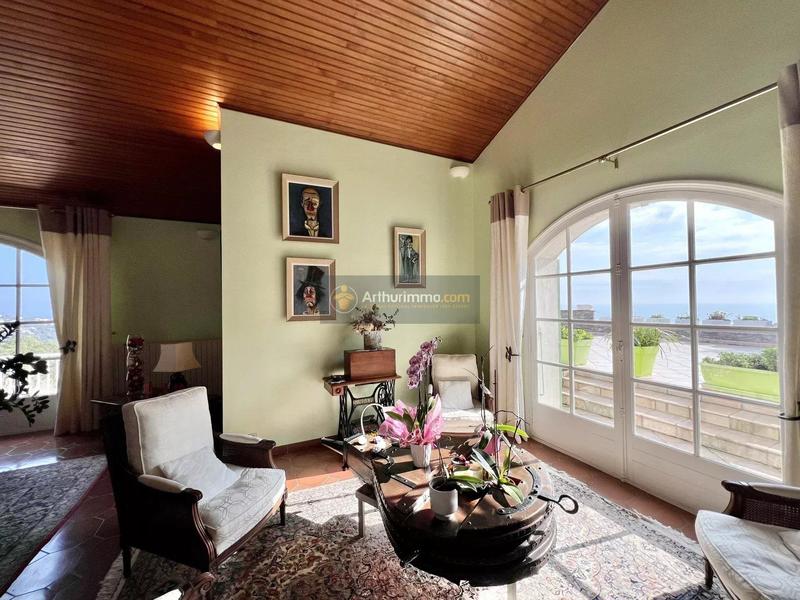 Maison - 381 m² - 12 pièces