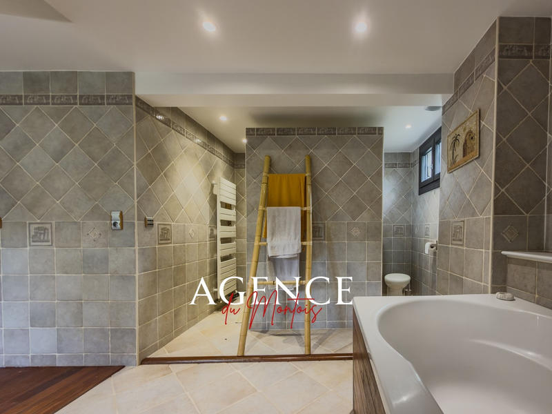 Maison - 165 m² - 5 pièces