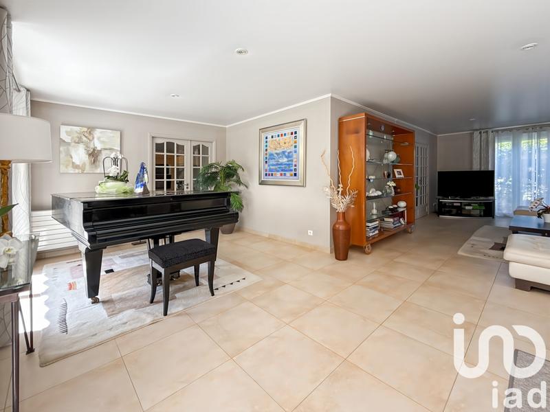 Maison - 180 m² - 7 pièces