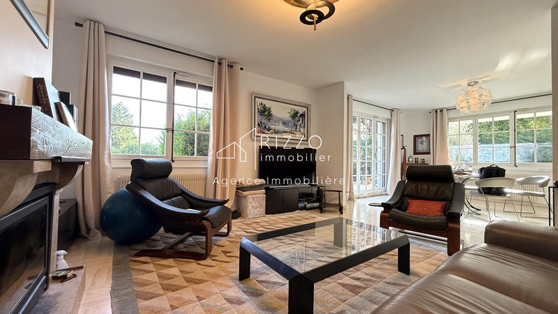 Maison - 178 m² - 8 pièces