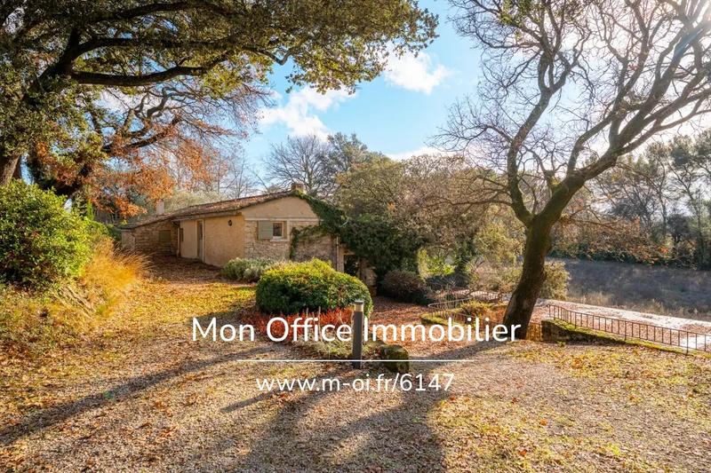 Propriété - 290 m² - 9 pièces