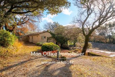 Propriété - 290 m² - 9 pièces