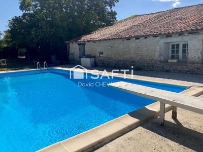 Maison - 280 m² - 15 pièces