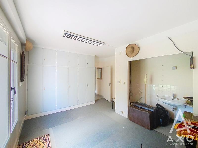 Maison - 228 m² - 7 pièces