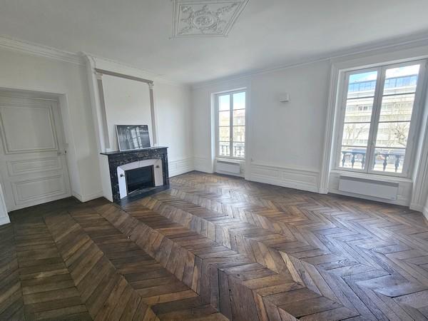 Appartement - 133 m² - 5 pièces