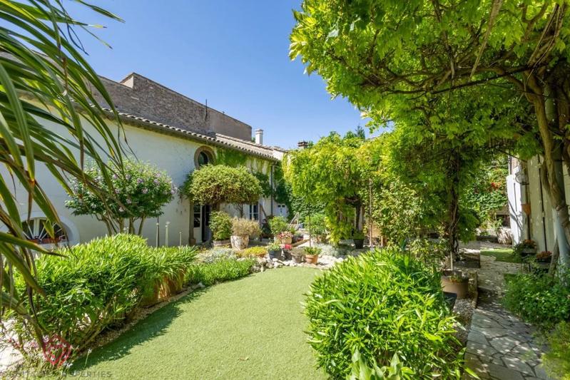 Maison de maîtres - 276 m² - 9 pièces