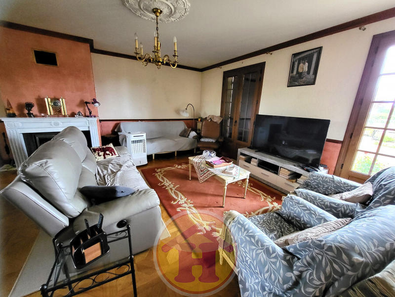 Maison - 181 m² - 6 pièces